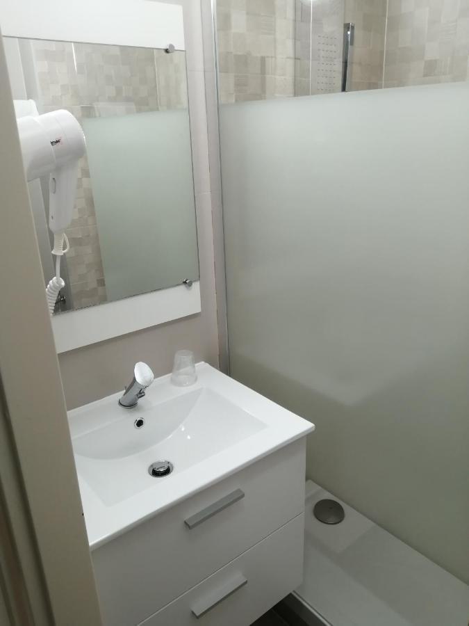 Hotel Contact Arc-en-ciel - Reouverture - Entierement Renove 3*