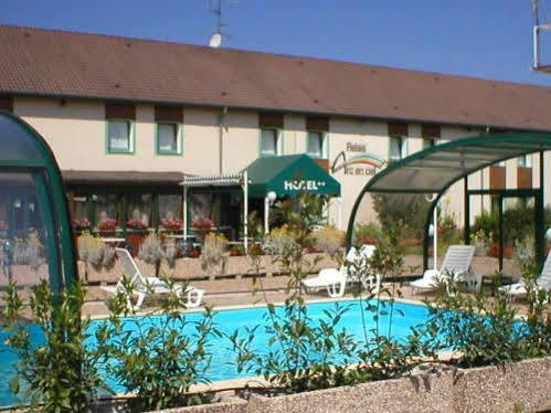 Hotel Contact Arc-en-ciel - Reouverture - Entierement Renove 3*